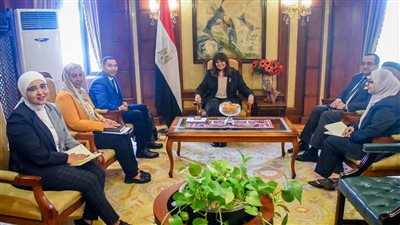 وزيرة الهجرة تلتقي أحد رموز الجالية المصرية بليسوتو.. وتؤكد: القارة السمراء أولويتنا بملف التعاون الخارجي