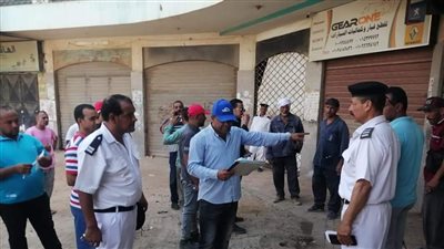 في 4 مولات.. تفاصيل غلق وتشميع 103 محلات مخالفة بالعاشر من رمضان | صور