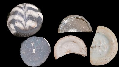 تشير إلى وجود دار سك العملة.. الآثار تعلن الكشف عن خبيئة عملات بمدينة إسنا| صور