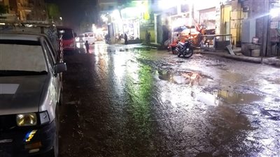 عودة حركة المرور بالشارع.. إصلاح كسر خط مياه الشرب في أبو النمرس | صور 