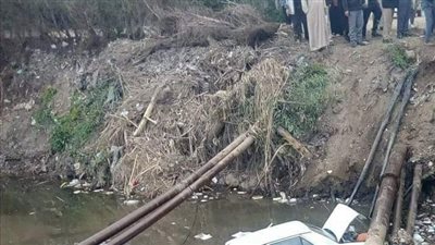 انقلاب سيارة في مياه ترعة حانوت بالشرقية.. ومحاولات لإنقاذ الركاب