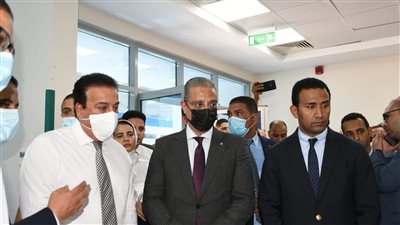 وزير الصحة ومحافظ الفيوم يتفقدان سير العمل بالمستشفى العام
