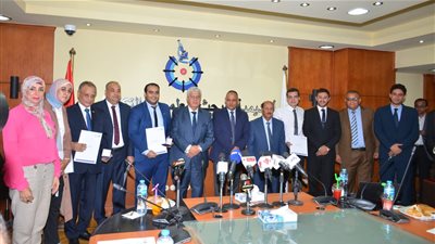 وزير التعليم العالي يكرم المصريين الفائزين في معرض جنيف الدولي للاختراعات 2022