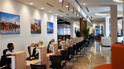 محافظ أسوان يؤكد اهتمام الرئيس السيسي بتطبيق منظومة التحول الرقمي