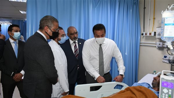 وزير الصحة ومحافظ