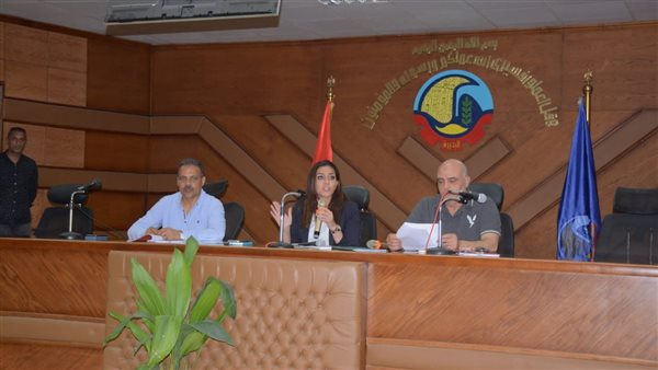 اجتماع نائب محافظ