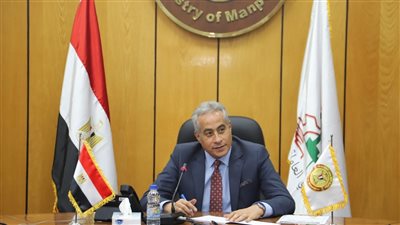 القوى العاملة: حصول عامل مصري بالإمارات على مستحقات قيمتها 7.8 مليون جنيه