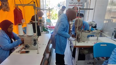 القوى العاملة: انتهاء دورة تدريبية على مهنة التفصيل والحياكة بالبحر الأحمر