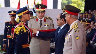 الرئيس السيسي يشهد حفل تخريج دفعات جديدة من الكليات العسكرية | بث مباشر