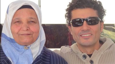 خالد النبوي يحيي الذكرى الرابعة لوفاة والدته: كنتِ السند لي ومثالًا عظيما لامرأة عظيمة