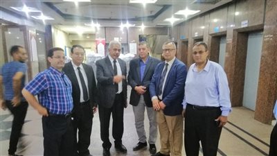 نائب رئيس جامعة الأزهر يتفقد مستشفى باب الشعرية الجامعي.. ويوجه بسرعة الانتهاء من أعمال التطوير