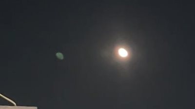 القمر يحجب كوكب أورانوس في ظاهرة كونية نادرة بـ سماء محافظات الجمهورية | بث مباشر 