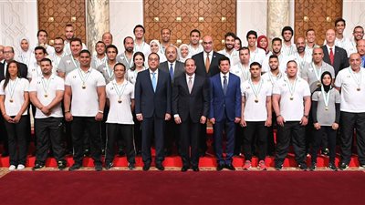 قرار جمهوري بمنح أوسمة للحاصلين على ميداليات في دورة ألعاب البحر المتوسط بوهران