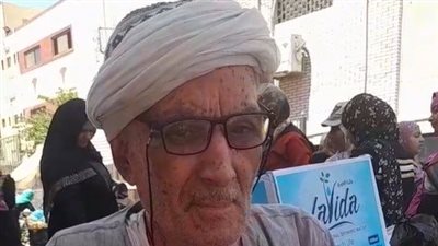 مسن يشكو عقوق ابنته بالشرقية: طردتني من الشقة وبنام في الشارع | بث مباشر 