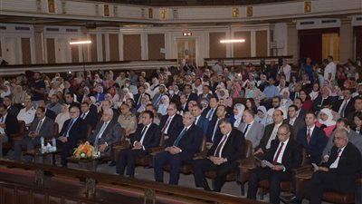 احتفالية بتخريج 1090 من الزمالة المصرية في جامعة القاهرة 