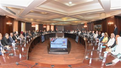 وزير التعليم يبحث مع محافظ الإسكندرية استعدادت بدء العام الدراسي الجديد