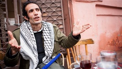 بعد إخلاء سبيله.. أبرز المعلومات عن الناشط هيثم محمدين