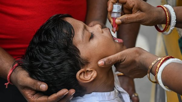 التطعيم ضد شلل الأطفال