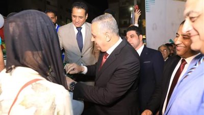 محافظ سوهاج يشهد حفل تسليم 100 جهاز عروسة للفتيات الأولى بالرعاية | صور