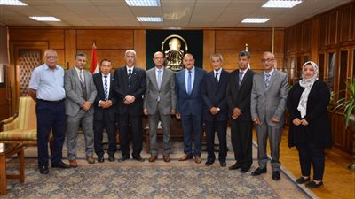 رئيس جامعة أسيوط يستقبل لجنة قطاع الخدمة الاجتماعية بالمجلس الأعلى للجامعات