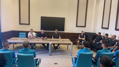 كامل أبو علي يجتمع بلاعبي المصري والجهاز الفني خلال معسكر القاهرة