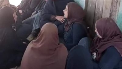 بث مباشر | انهيار والدة مروان ضحية حادث المعدية النيلية ببني سويف: أنت فين يا حبيبي.. رد عليا