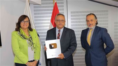 مكتبة الإسكندرية تحصل على درع يوتيوب الفضي