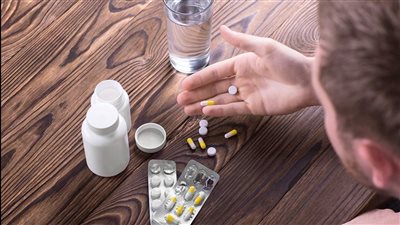 شرب شريط برشام.. شاب يحاول إنهاء حياته ببورسعيد بسبب رفض والده إعطائه ثمن دراجة نارية