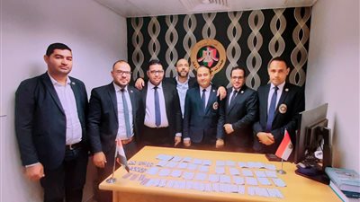 جمارك مطار الغردقة تضبط محاولة تهريب عدد من الأقراص المخدرة