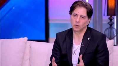 المطرب فارس: اتنصب عليا في مجال الذهب والألماظ.. وزوجتي لم تقدر تضحيتي من أجلها