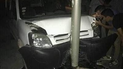 إصابة سائق سيارة نقل اصطدم بعامود إنارة في سوهاج