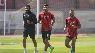 شريف وأفشة يواصلان التأهيل على هامش مران الأهلي الصباحي 