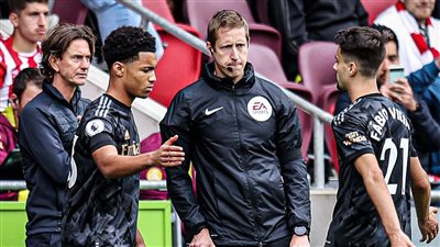 بعمر 15 عامًا.. ناشئ أرسنال يصبح أصغر لاعب في تاريخ الدوري الإنجليزي