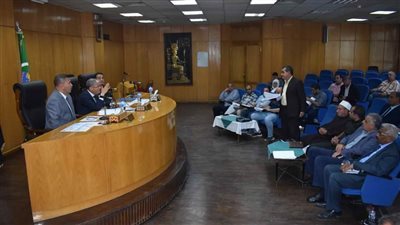 محافظ المنيا يعقد اجتماعًا لمتابعة استعدادات المحافظة لاستقبال موسم الشتاء المقبل