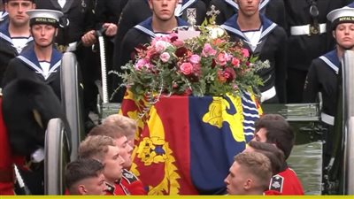 نقل نعش الملكة إليزابيث إلى كاتدرائية وستمنستر بحضور جميع أفراد الأسرة الملكية وقادة العالم