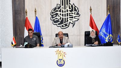 محافظ أسوان يوجه بإزالة أي تعديات أو منشآت تقع في المخرات الصناعية للسيول