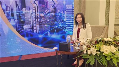 الزميلة ياسمين كمال تقدم مؤتمر المدن الذكية بحضور رئيس اتحاد المهندسين العرب