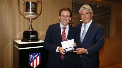 بسبب العنصرية.. عمدة مدريد: أشعر بالخجل من جماهير أتلتيكو مدريد 