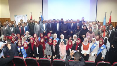 المشاركون بملتقى الكوادر الطلابية بجامعة الأزهر يشيدون بجهود التنمية الشاملة في مصر