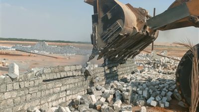 إزالة 40 حالة تعدٍ بالبناء المخالف على أملاك الدولة بالجيزة 