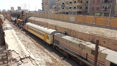 انتظام حركة القطارات في دمنهور بالبحيرة عقب خروج قطار من مساره 