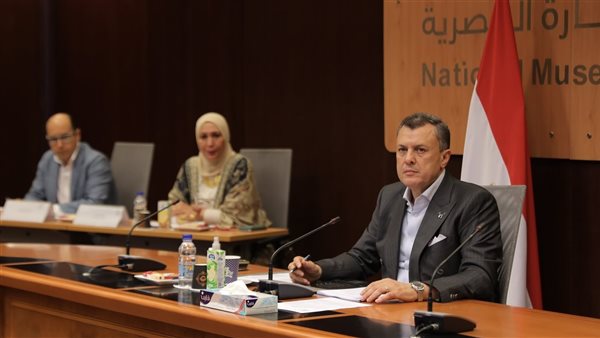 وزير السياحة والآثار