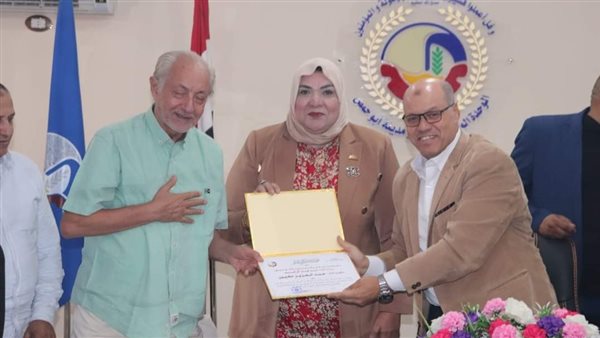 تكريم الفنان عبد