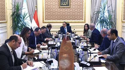 مدبولي: حريصون على عقد اجتماعات دورية مع الغرف الصناعية المُتخصصة