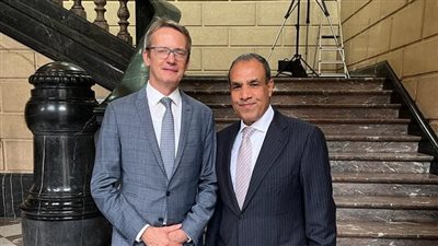سفير مصر في بروكسل يبحث ملفات التعاون في مجال إنشاء المدن الذكية والتكنولوجية مع كبرى الشركات
