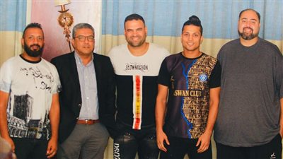 رسميا.. أسوان يضم إسلام صلاح مدافع المصري موسمين