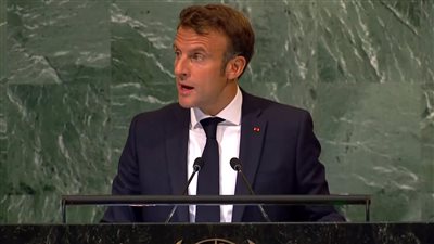 ماكرون ينعى بابا الفاتيكان السابق: وهب حياته لتعم المحبة العالم