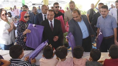 محافظ الإسكندرية يوزع الأدوات المدرسية على 100 طفل من ذوي الهمم والأيتام | صور