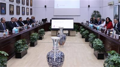 وزيرا الاتصالات والسياحة يتابعان الموقف التنفيذي لمستجدات تنفيذ مشروعات التحول الرقمي