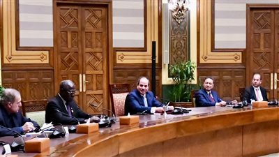 السيسي: يجب طرح القضايا المختلفة على الشعوب بشكل عميق وموضوعي مدعومة بالحقائق 